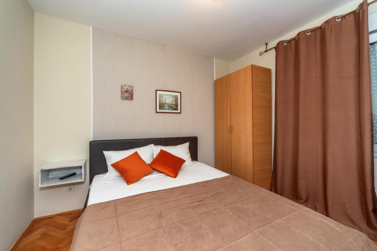 Apartments Pod Lozom With Seaview Petrovac Rom bilde