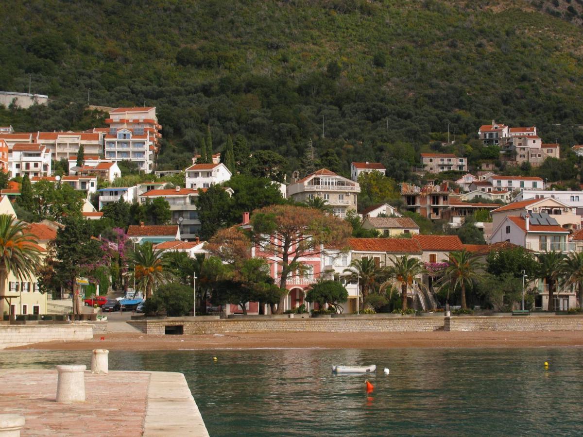 Apartments Pod Lozom With Seaview Petrovac Rom bilde