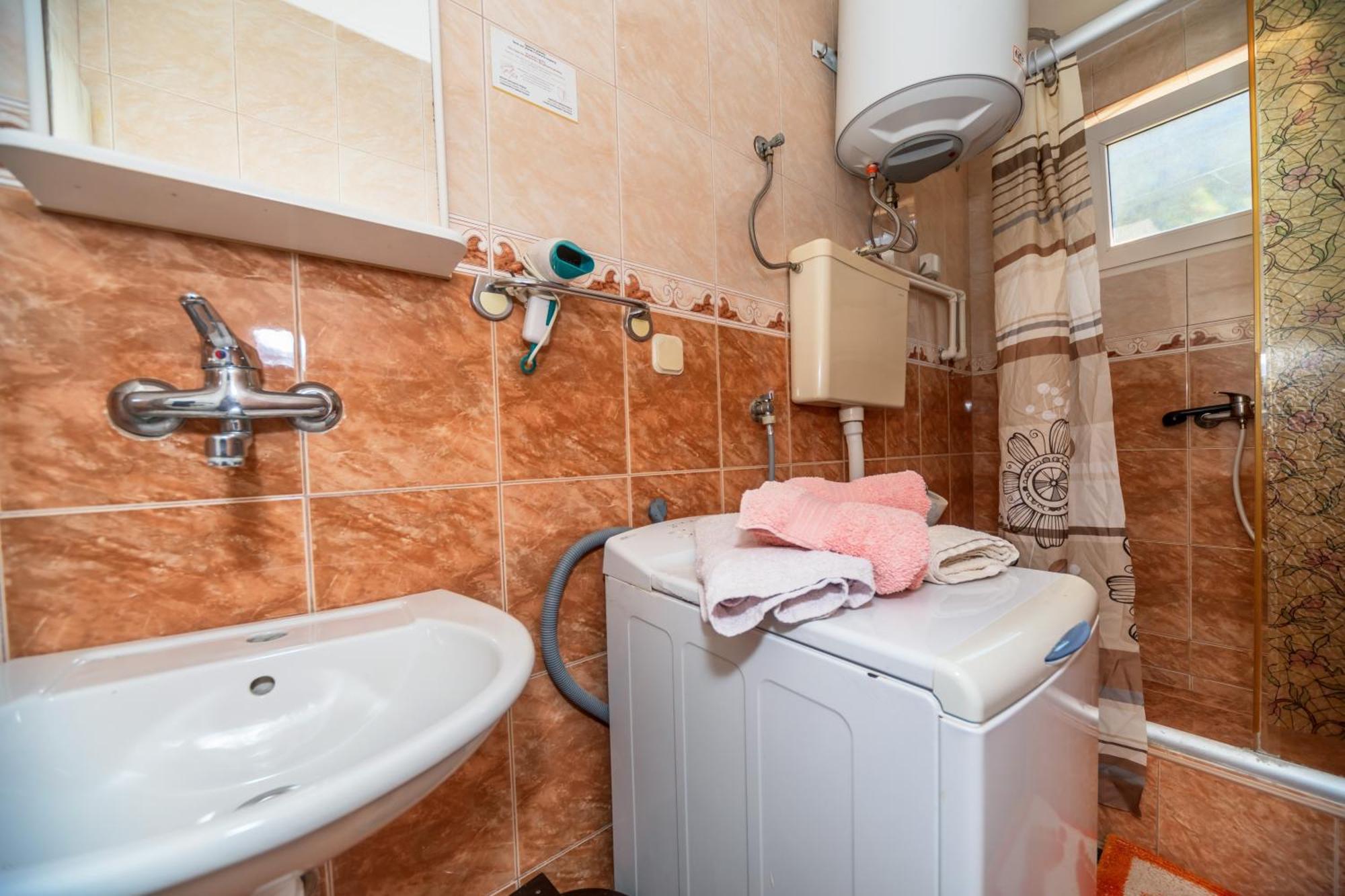 Apartments Pod Lozom With Seaview Petrovac Rom bilde