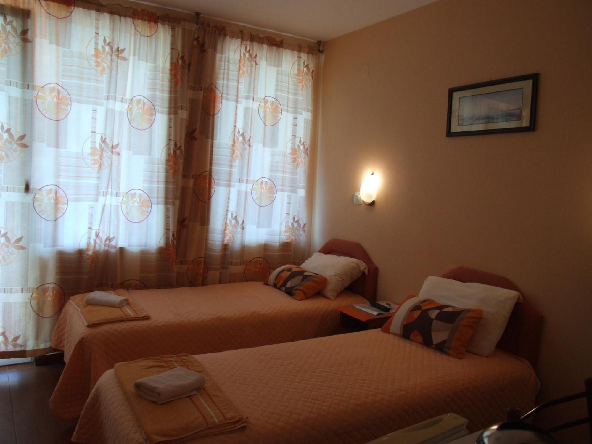 Apartments Pod Lozom With Seaview Petrovac Rom bilde