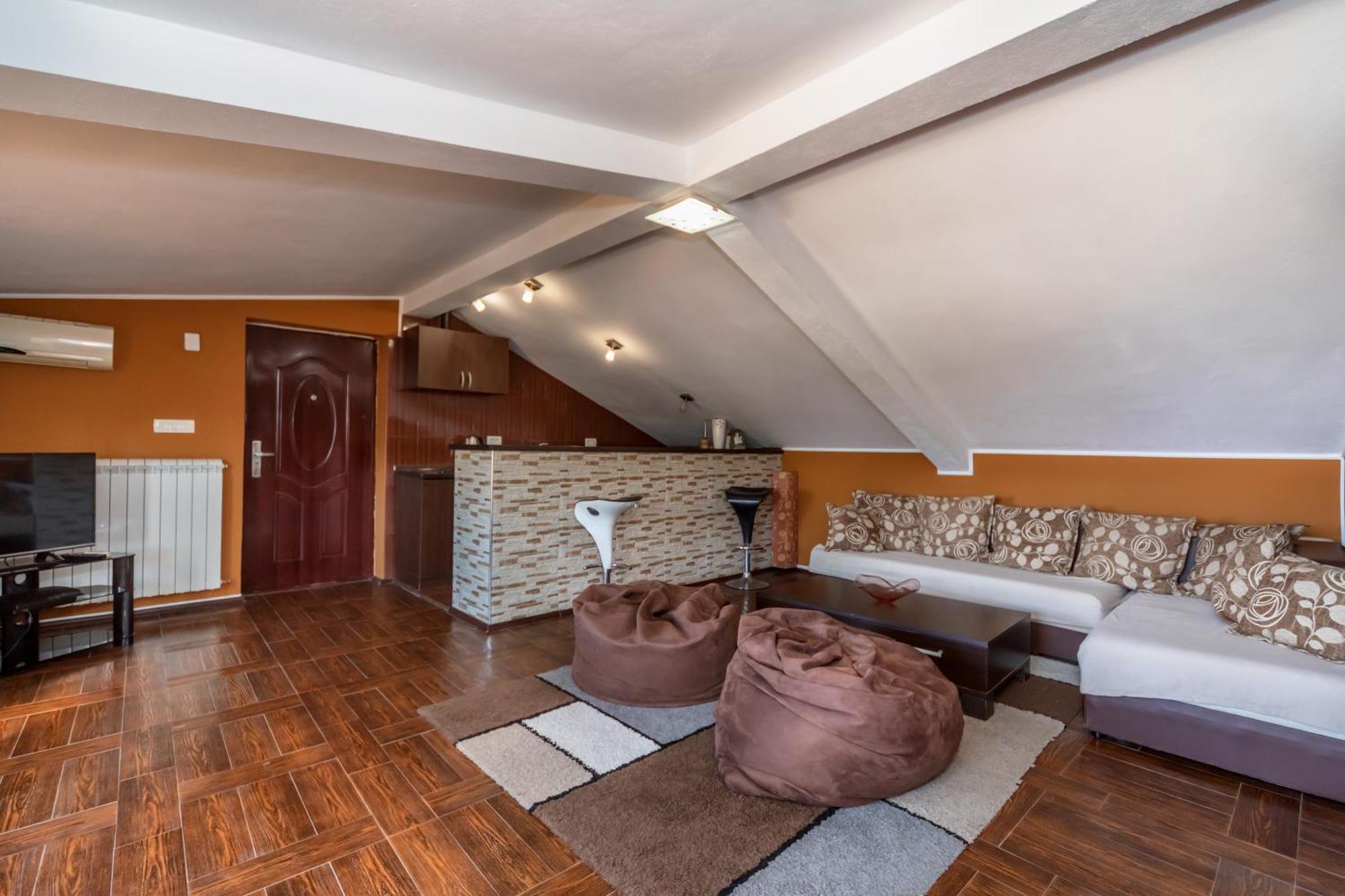 Apartments Pod Lozom With Seaview Petrovac Rom bilde